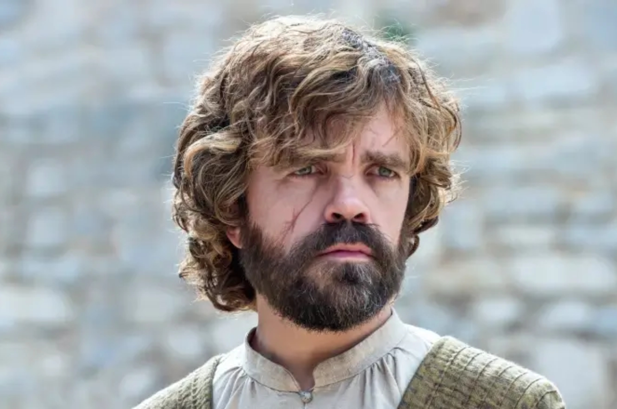 Person in medieval attire, portraying Tyrion Lannister from Game of Thrones