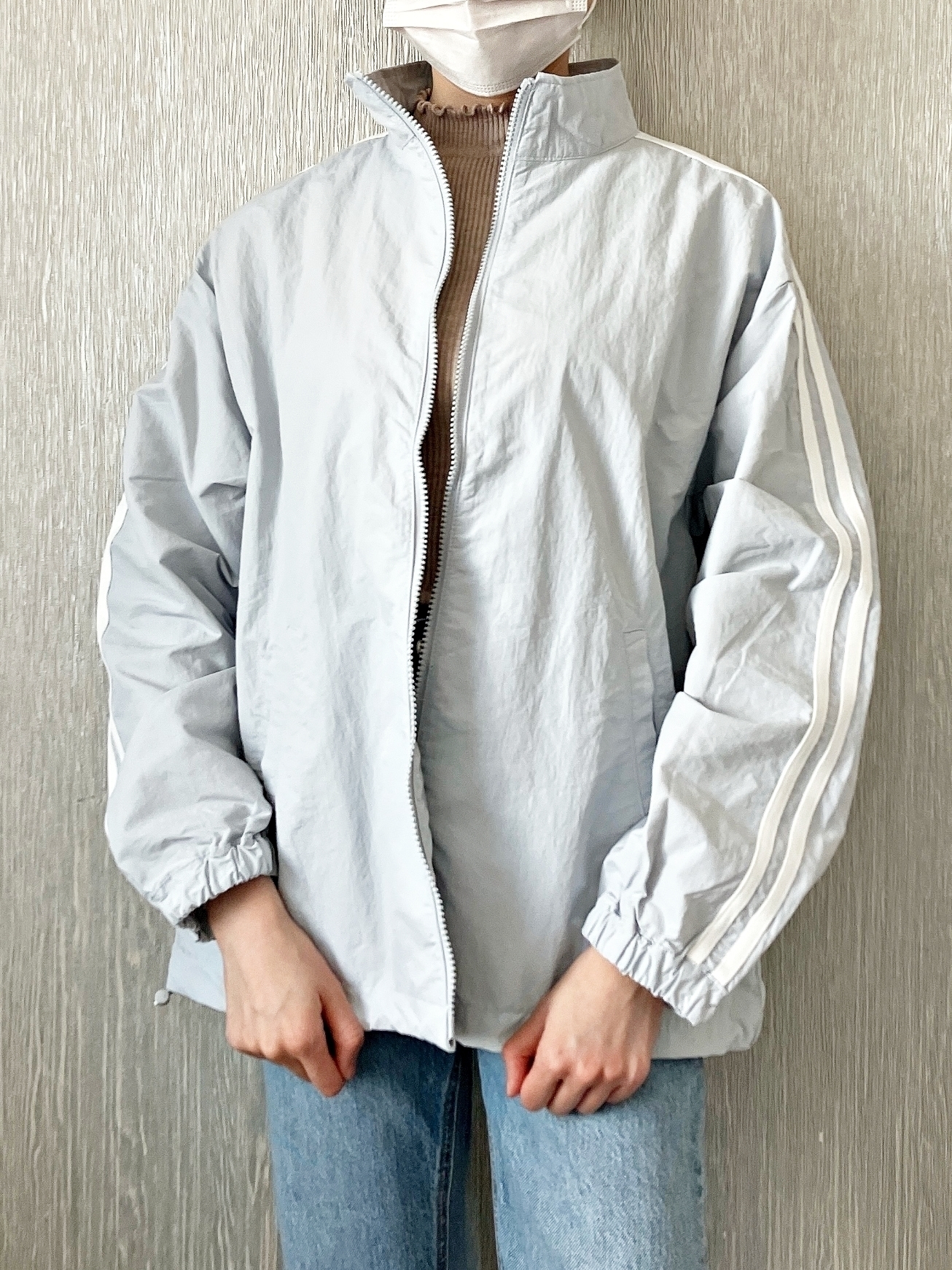 ハニーズのおすすめファッションアイテム「ライン入りブルゾン」