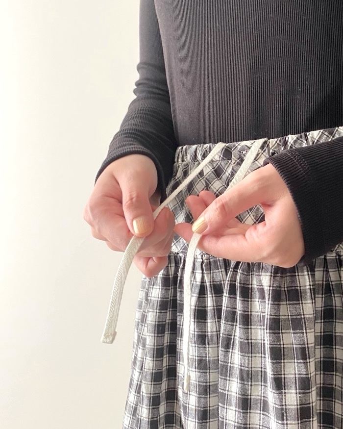 ユニクロのおすすめファッションアイテム「リネンコットンギャザースカート」