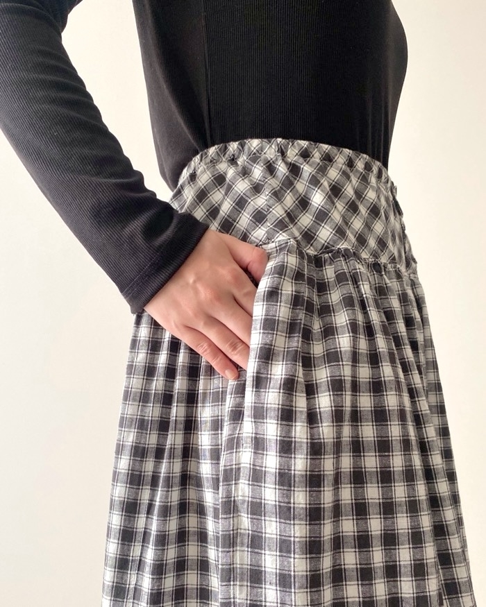 ユニクロのおすすめファッションアイテム「リネンコットンギャザースカート」