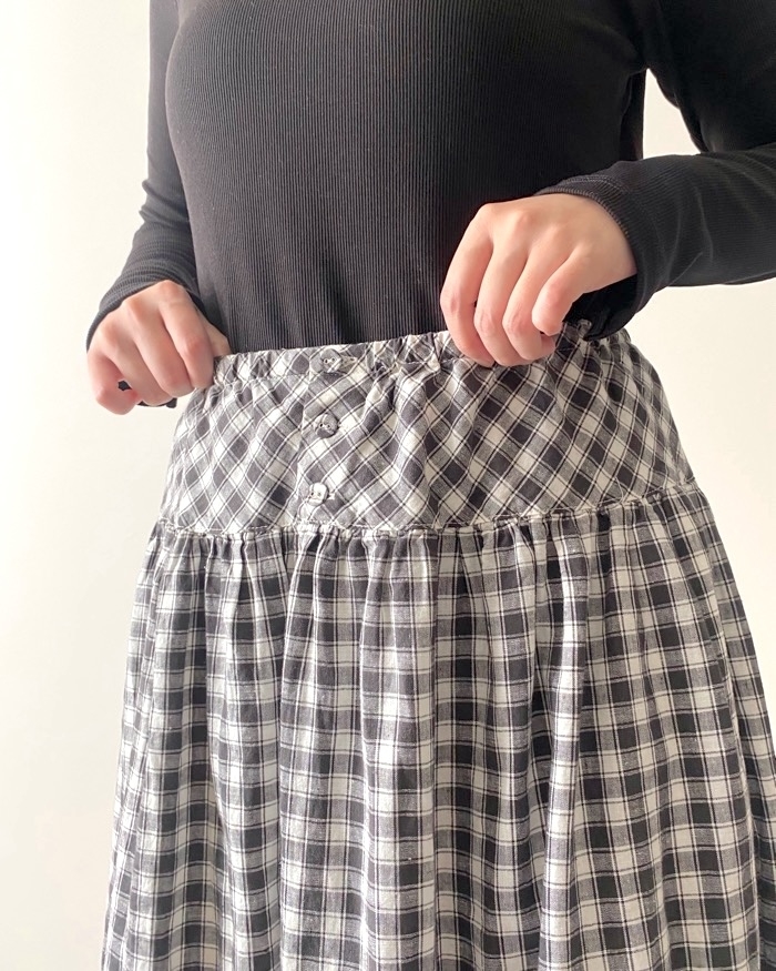 ユニクロのおすすめファッションアイテム「リネンコットンギャザースカート」