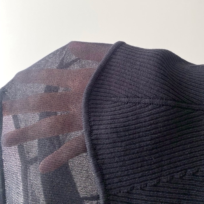 GU（ジーユー）のおすすめトップス「ビスチェコンビネーションセーター（半袖）+E」