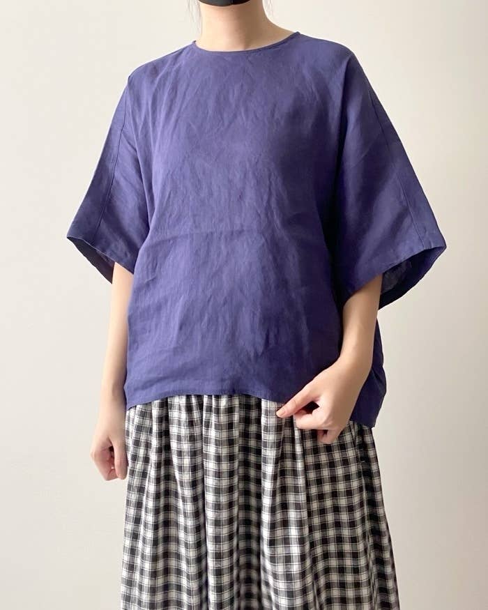 無印良品のおすすめトップス「婦人 ヘンプ レーヨン 半袖ブラウス」