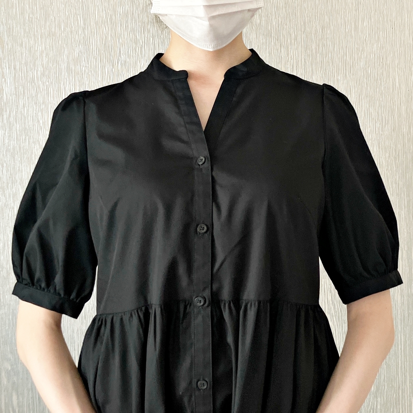 GU(ジーユー)のおすすめワンピース「ティアードVネックミニワンピース(5分袖)OSB+EC」