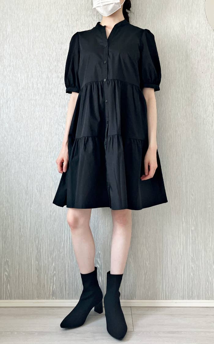 GU（ジーユー）のおすすめワンピース「ティアードVネックミニワンピース（5分袖）OSB+EC」