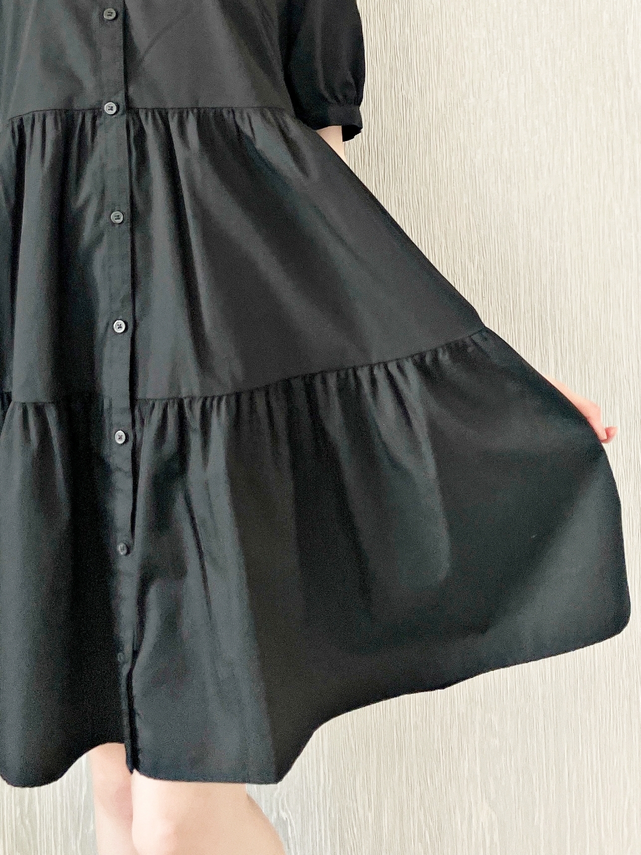 GU（ジーユー）のおすすめワンピース「ティアードVネックミニワンピース（5分袖）OSB+EC」