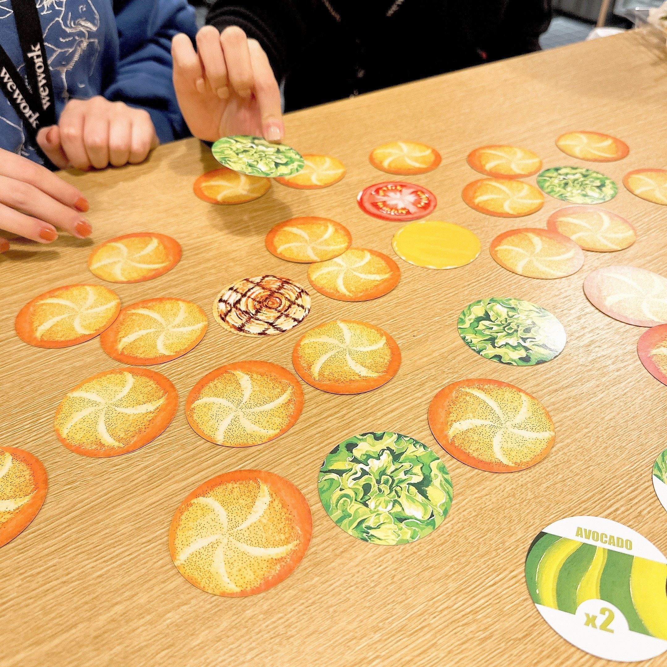 DAISO（ダイソー）のおすすめカードゲーム「アロハ！バーガー」