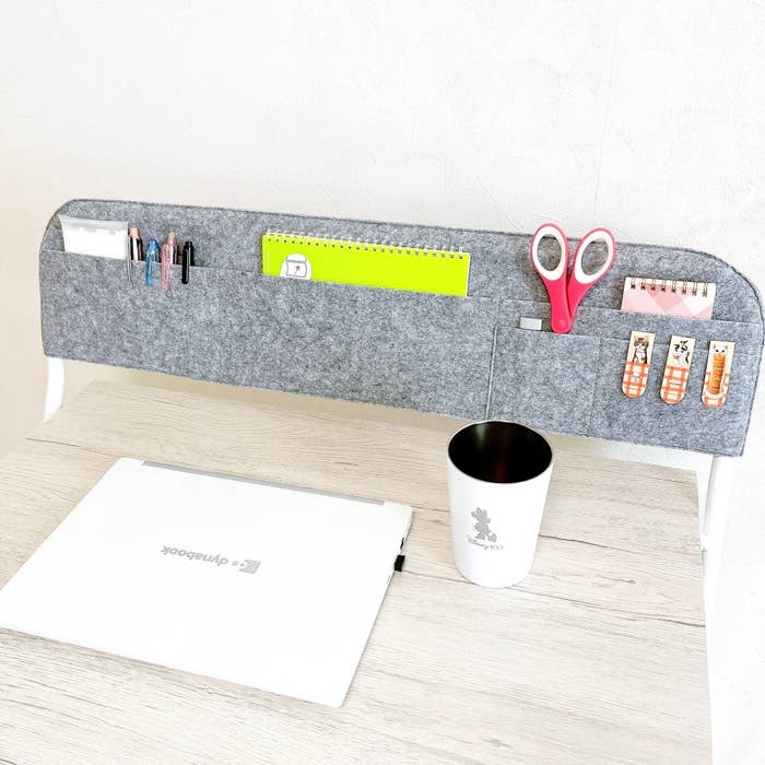 ニトリのおすすめのテーブル「ポケット付き折りたたみデスク（70 ホワイトウォッシュ FT1）」