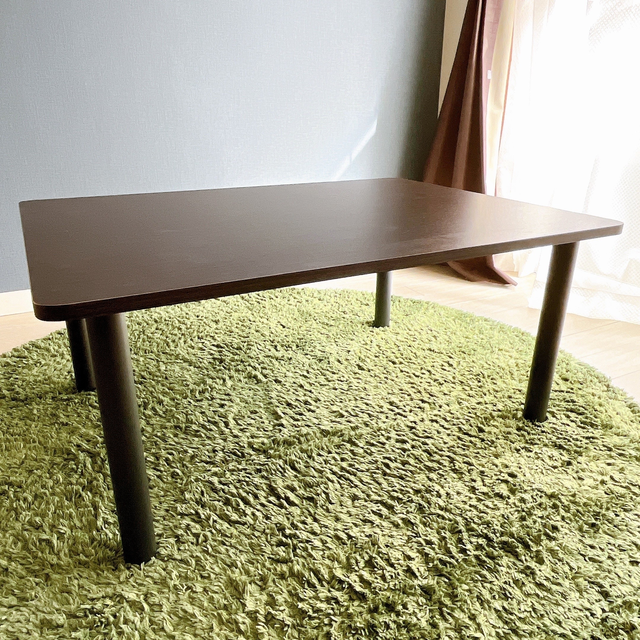 ニトリのおすすめのテーブル「簡単に脚を外せるローテーブル ハロー（ダークブラウン）」