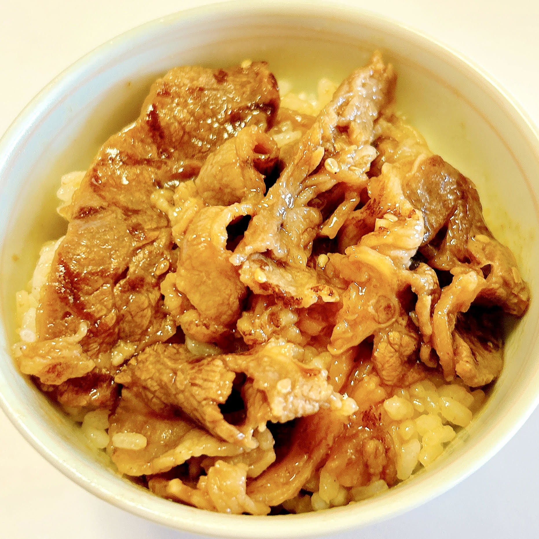 LAWSON(ローソン)のおすすめおつまみ「直火焼き牛カルビ」