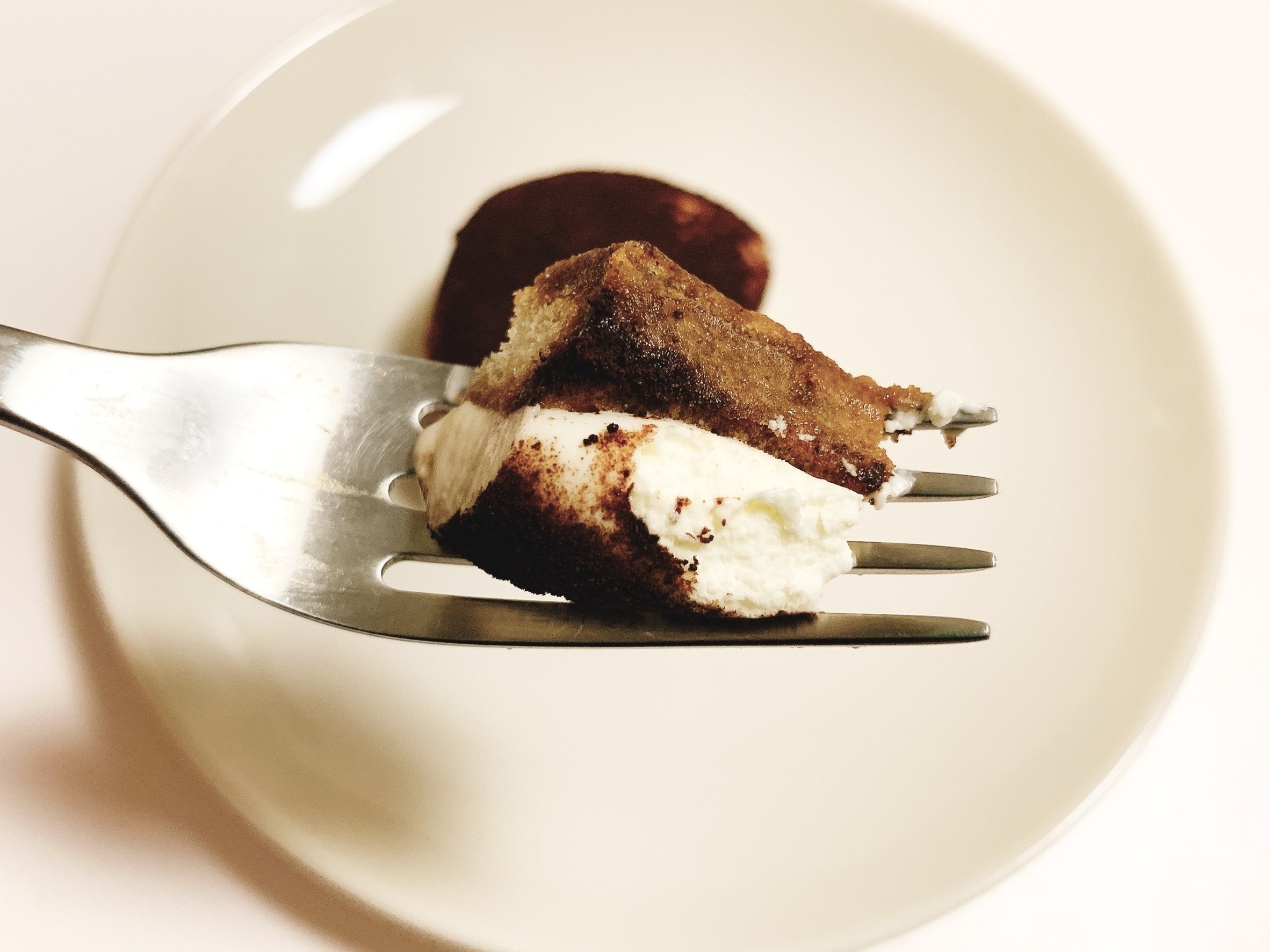 カルディのおすすめのひんやりスイーツ「【冷凍】ドルチェエゴ ティラミス」