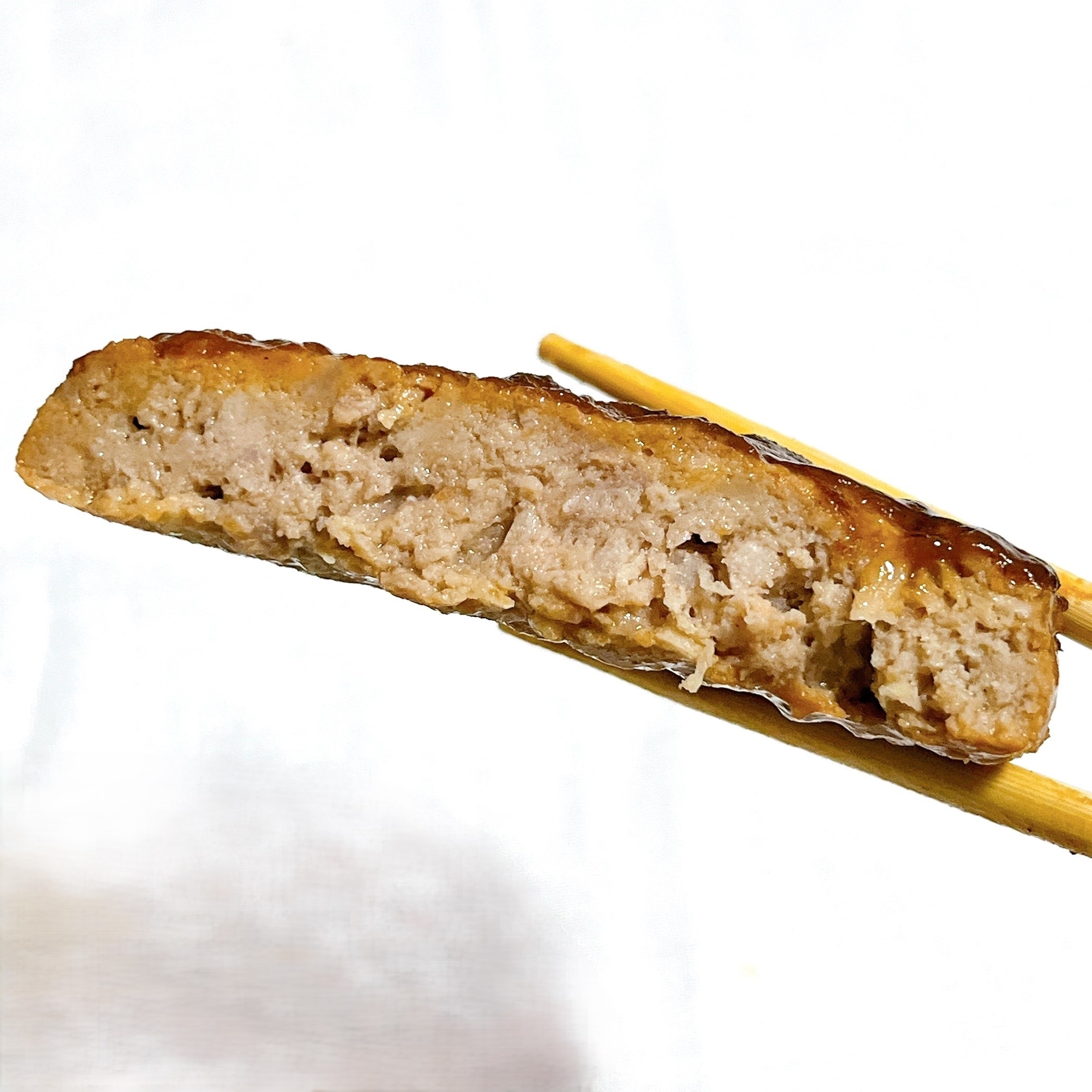 ガストのオススメのメニュー「カットステーキ肉盛りプレート弁当」
