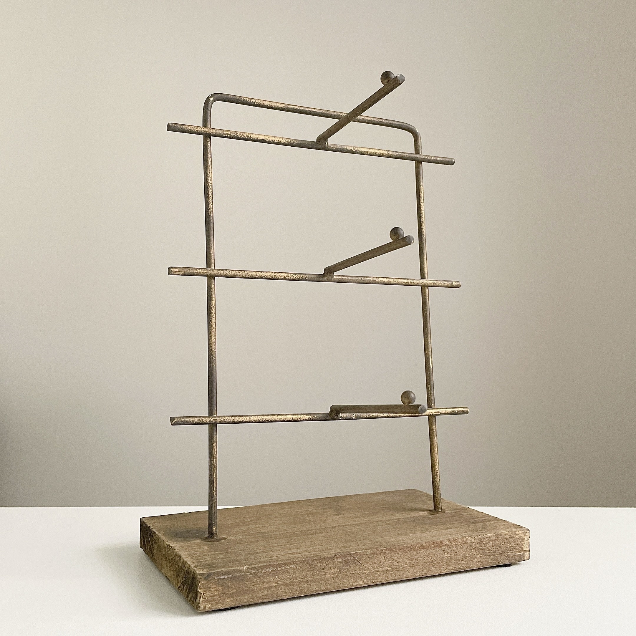 salut!(サリュ)のおすすめインテリア雑貨「メガネスタンド」