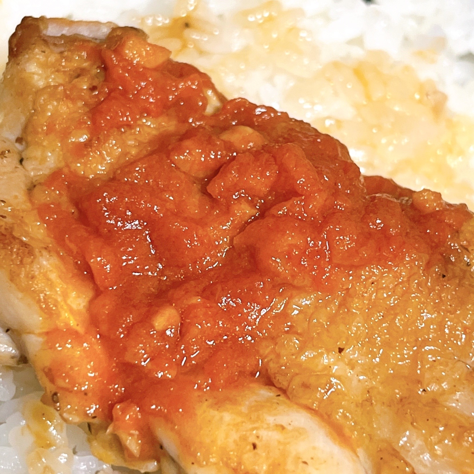 ガストのオススメのメニュー「カットステーキ肉盛りプレート弁当」