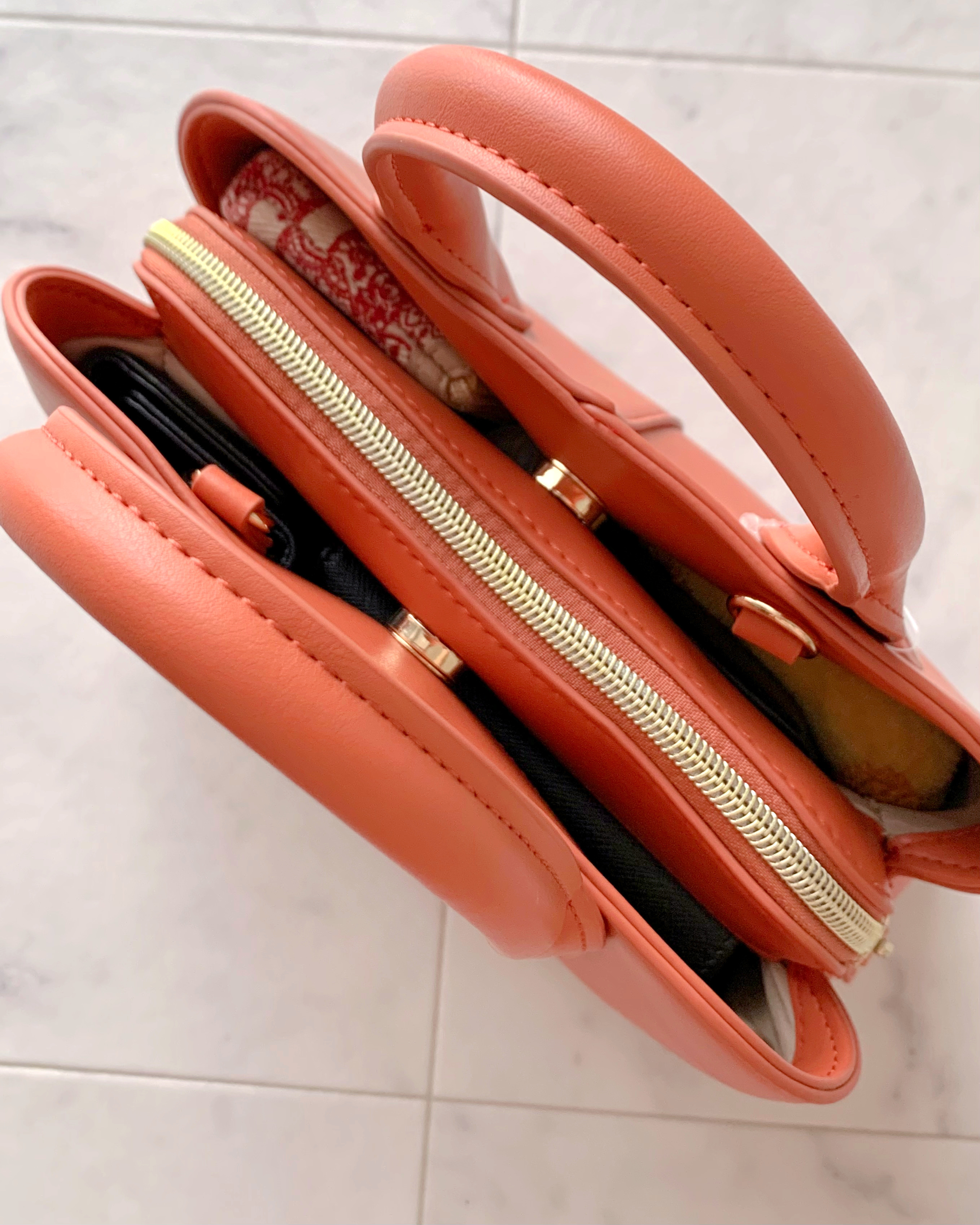 GUのおすすめファッションアイテム「ボストンスクエアショルダーバッグ+E」