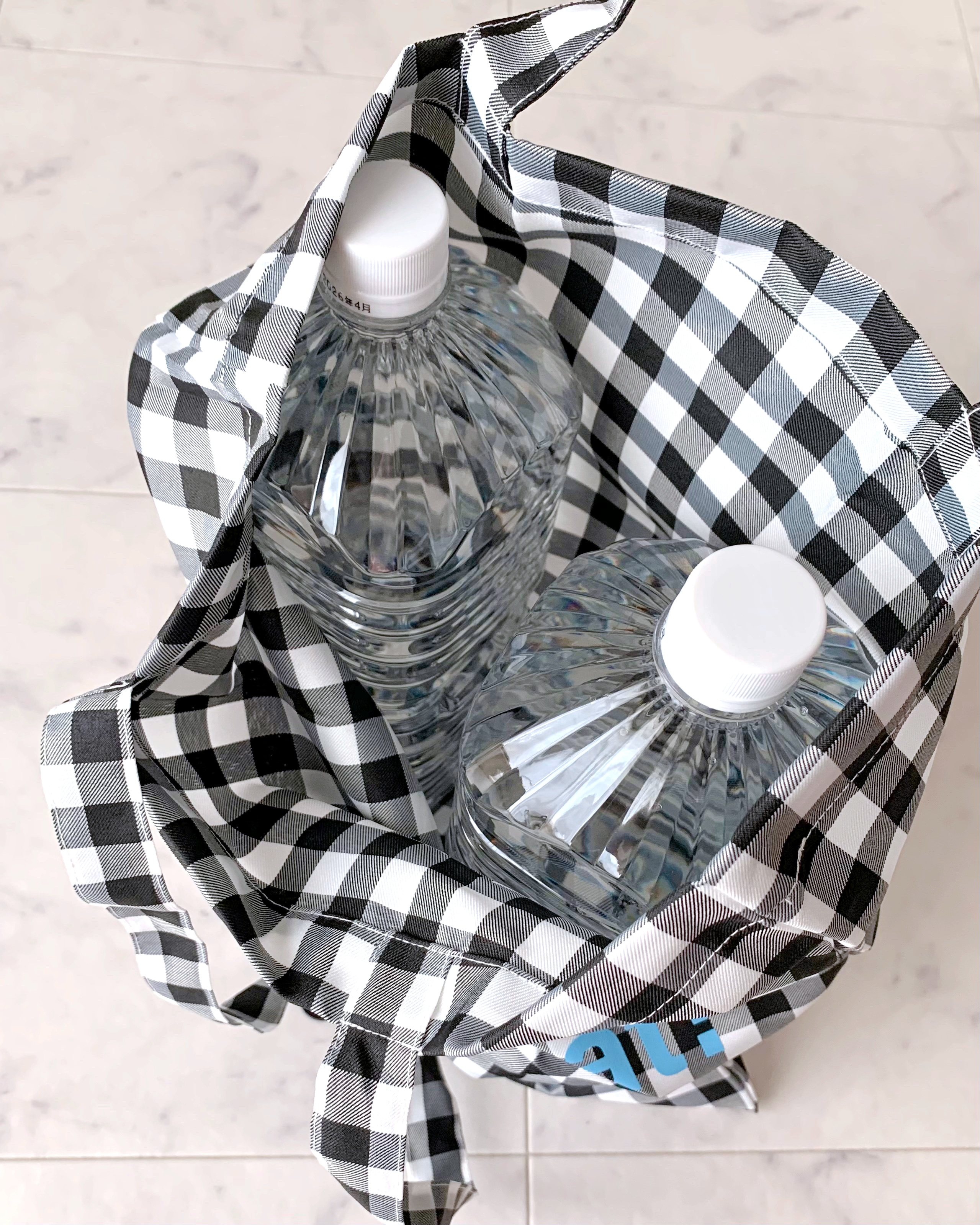 GU(ジーユー)のおすすめファッションアイテム「メッセージトートバッグ(柄)」