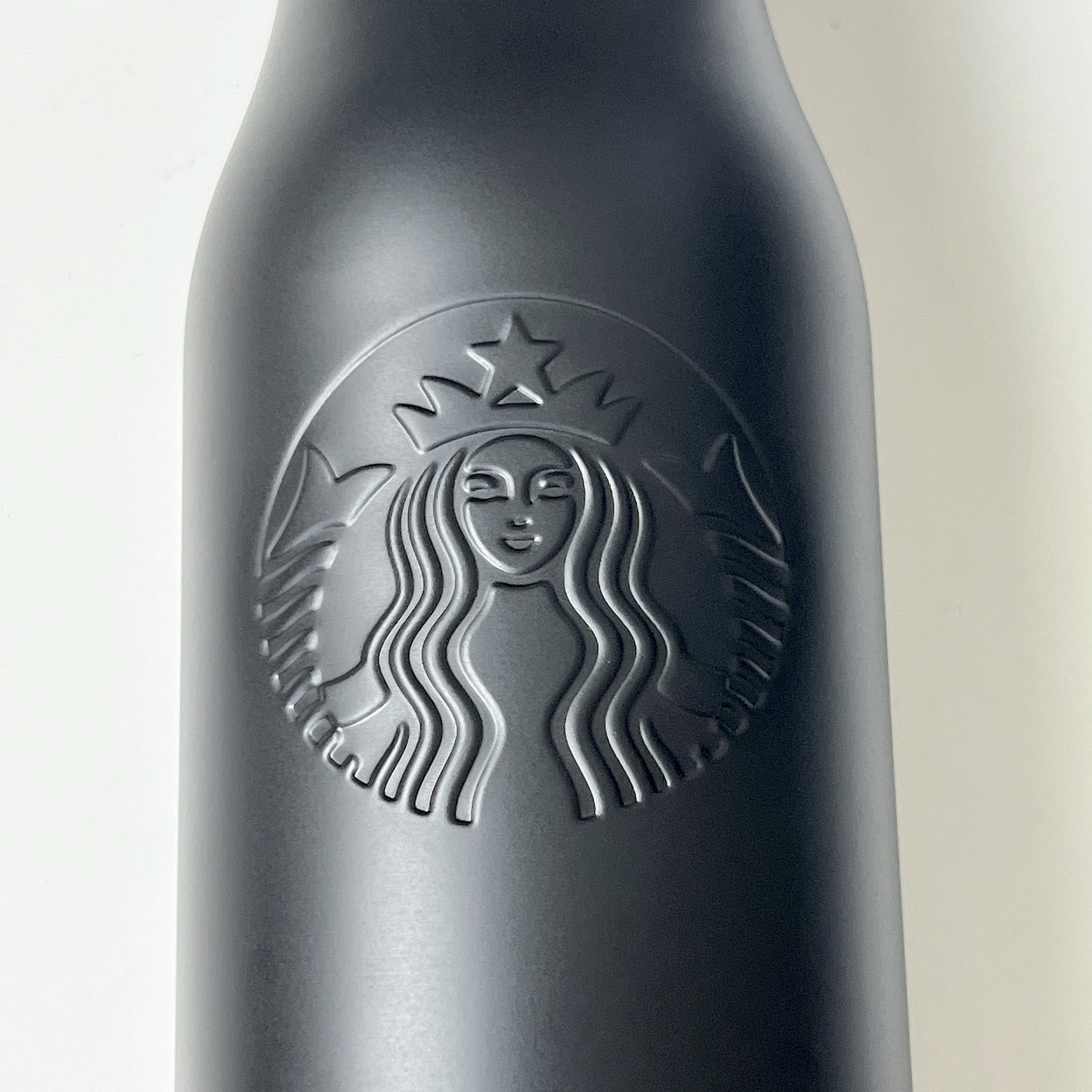 Starbucks Coffee(スターバックスコーヒー)のおすすめボトル「【名入れ専用】ステンレスロゴボトルマットブラック473ml」