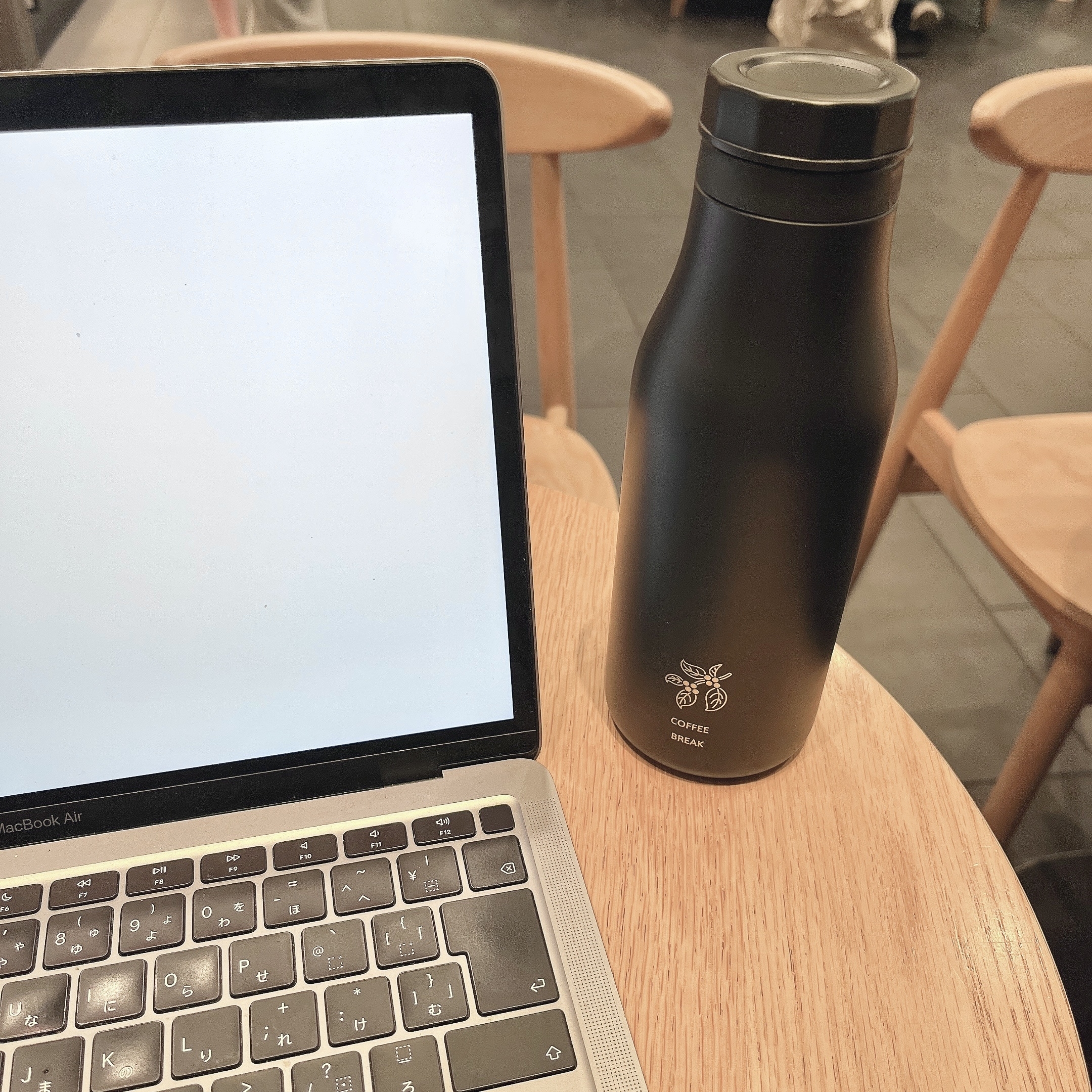 Starbucks Coffee(スターバックスコーヒー)のおすすめボトル「【名入れ専用】ステンレスロゴボトルマットブラック473ml」