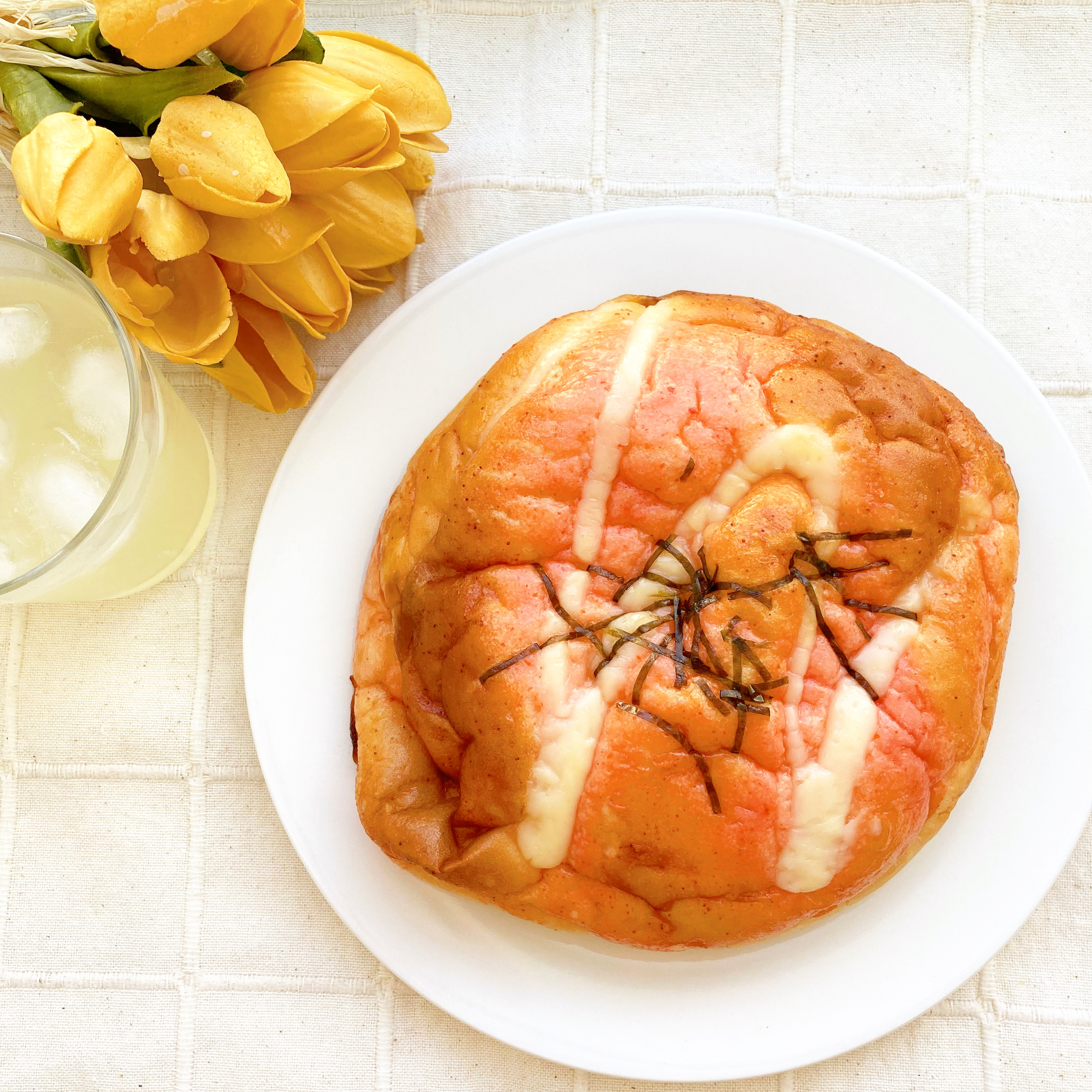 LAWSON(ローソン)のおすすめ惣菜パン「明太マヨネーズパン」