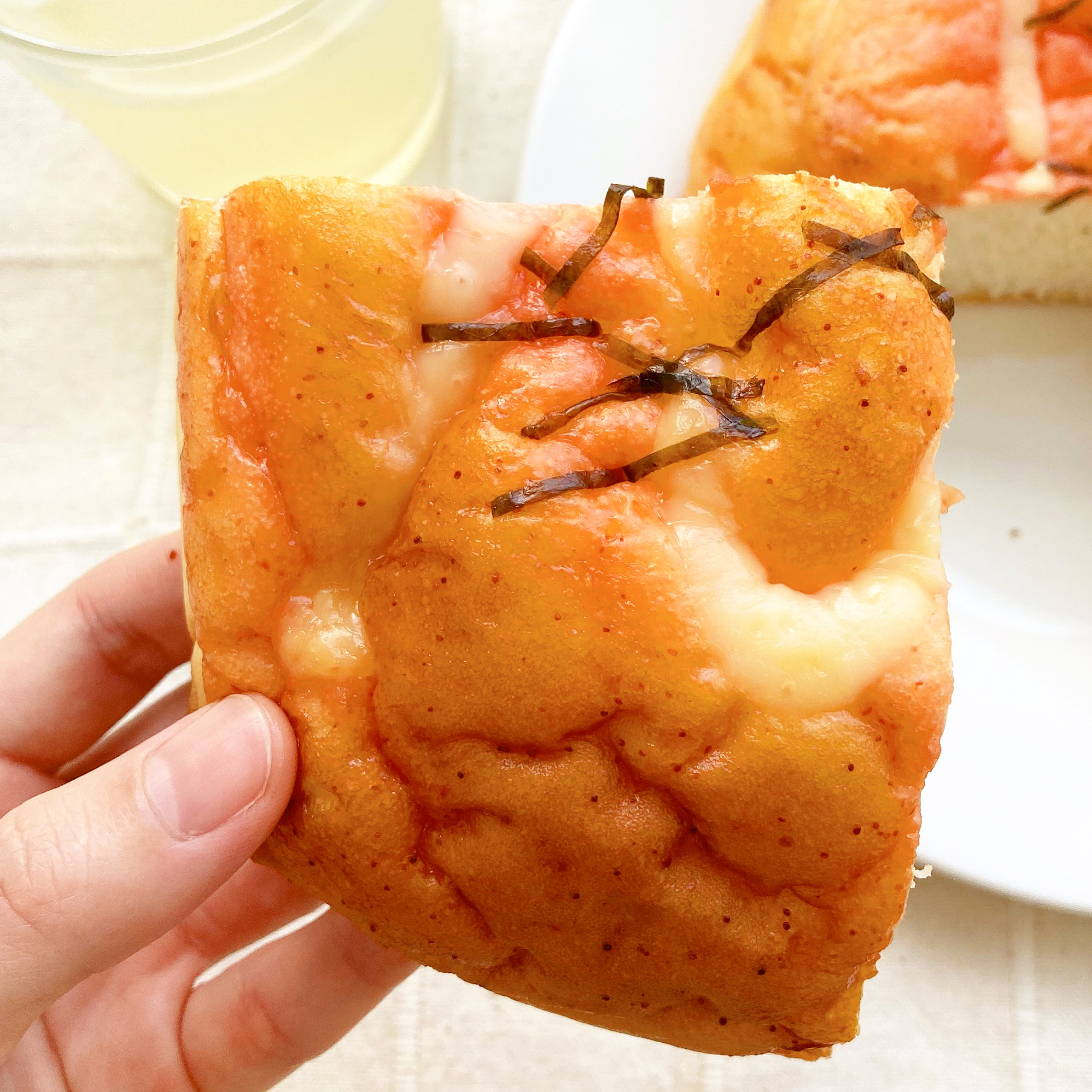 LAWSON(ローソン)のおすすめ惣菜パン「明太マヨネーズパン」