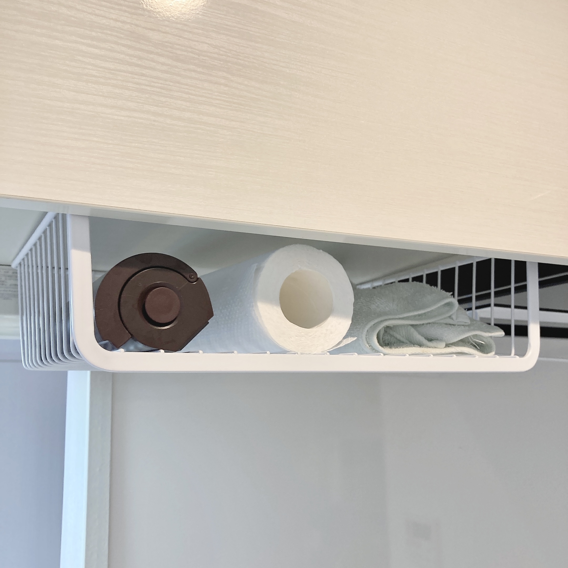 ニトリのキッチンで役立つ収納アイテム「吊り戸棚バスケット FLAT」