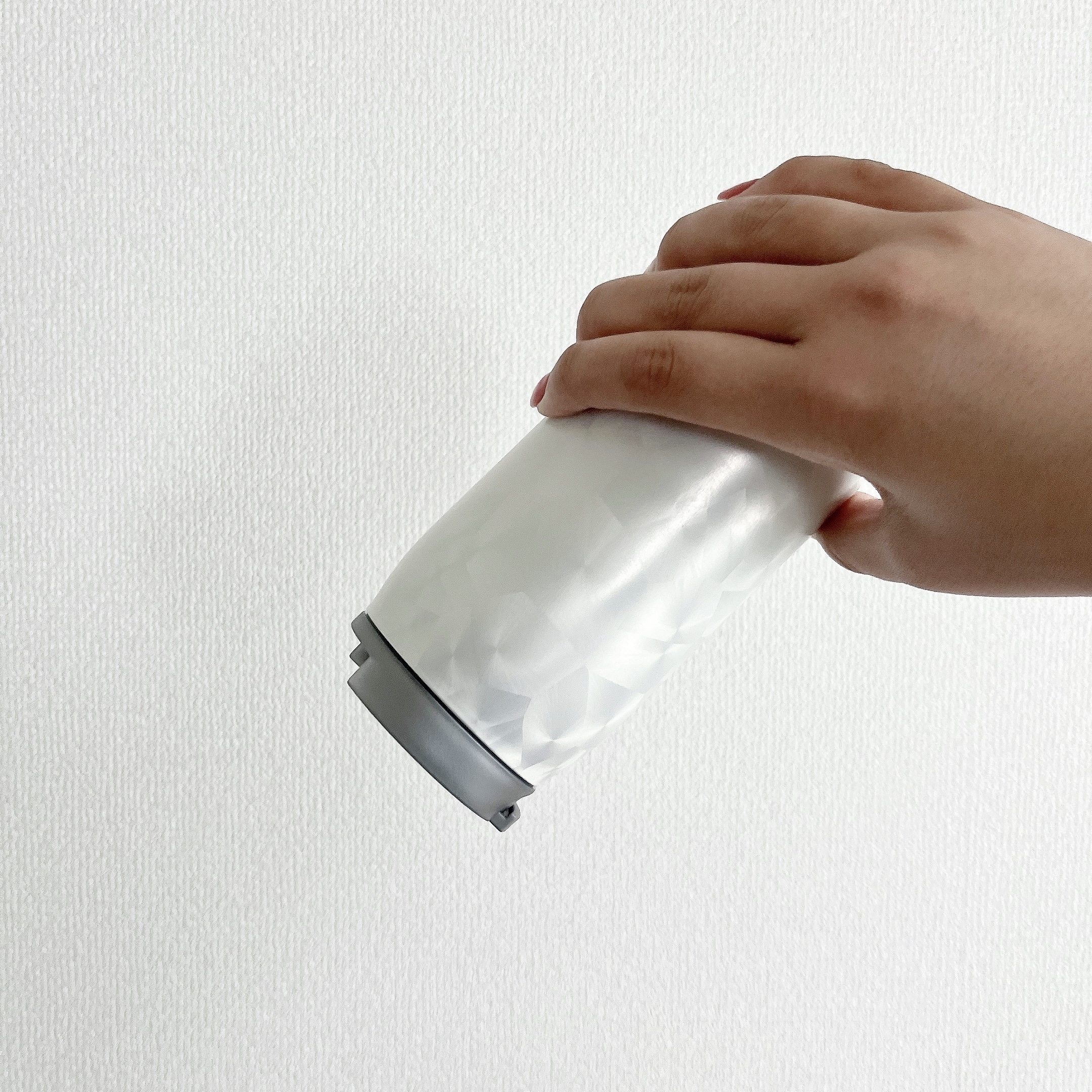 Starbucks Coffee(スターバックスコーヒー)のおすすめボトル「カンシェイプステンレスボトルフレークホワイト355ml」