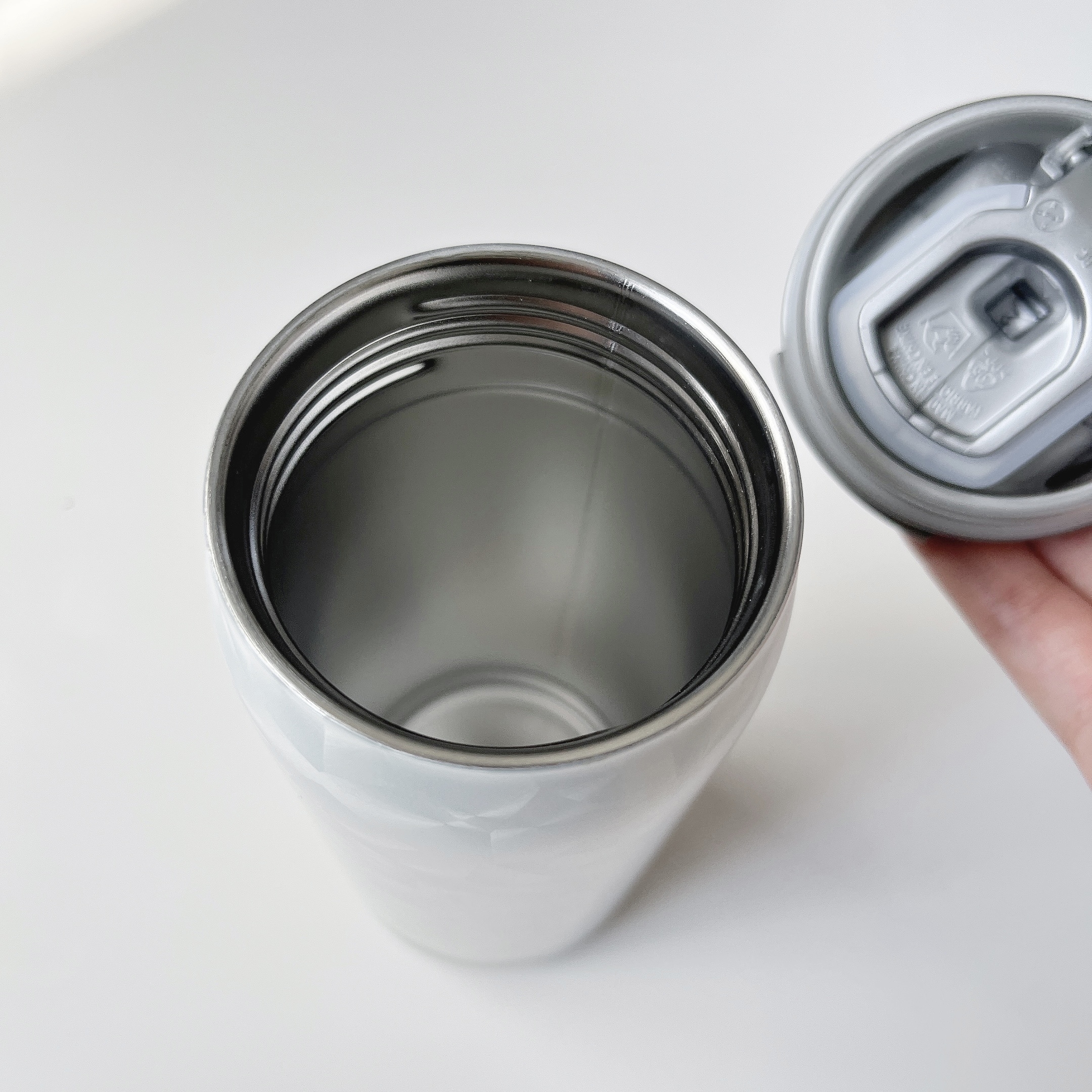 Starbucks Coffee(スターバックスコーヒー)のおすすめボトル「カンシェイプステンレスボトルフレークホワイト355ml」