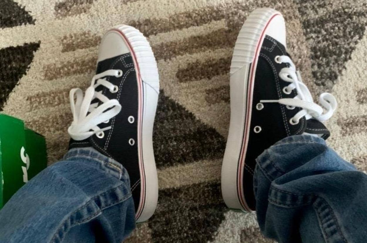 These Old-School Canvas Sneakers Are The Only Ones That Actually Support My Feet