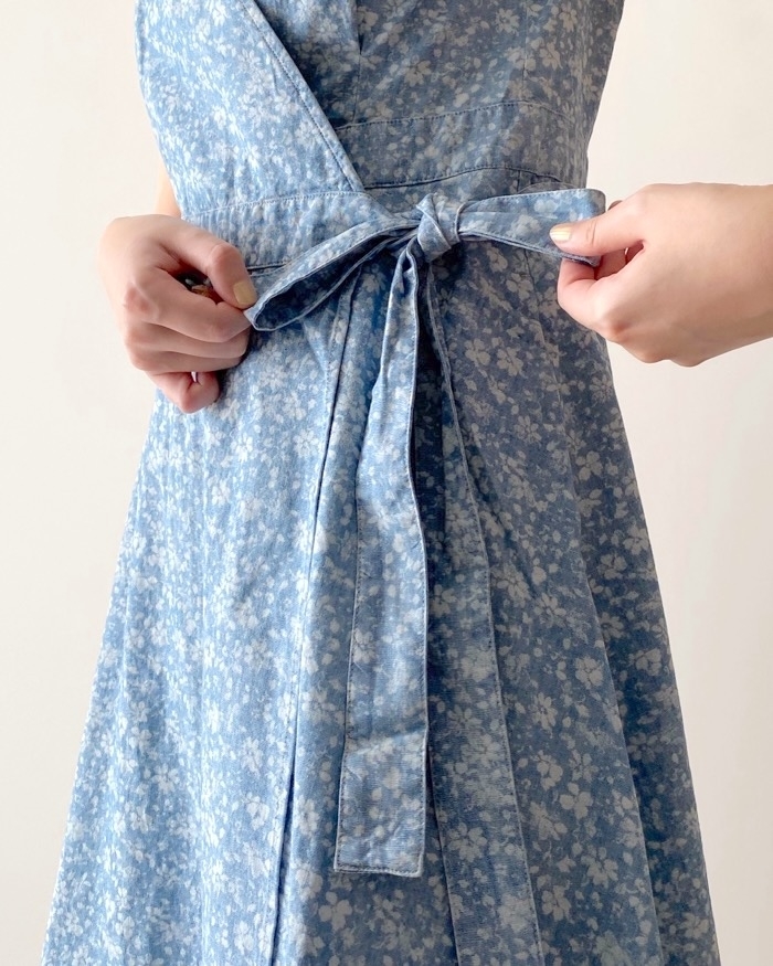 ユニクロのおすすめファッションアイテム「ラップワンピース(ノースリーブ)」