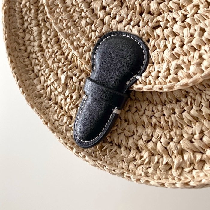 ZARA(ザラ)のおすすめバッグ「ウーヴンショルダーバッグ」