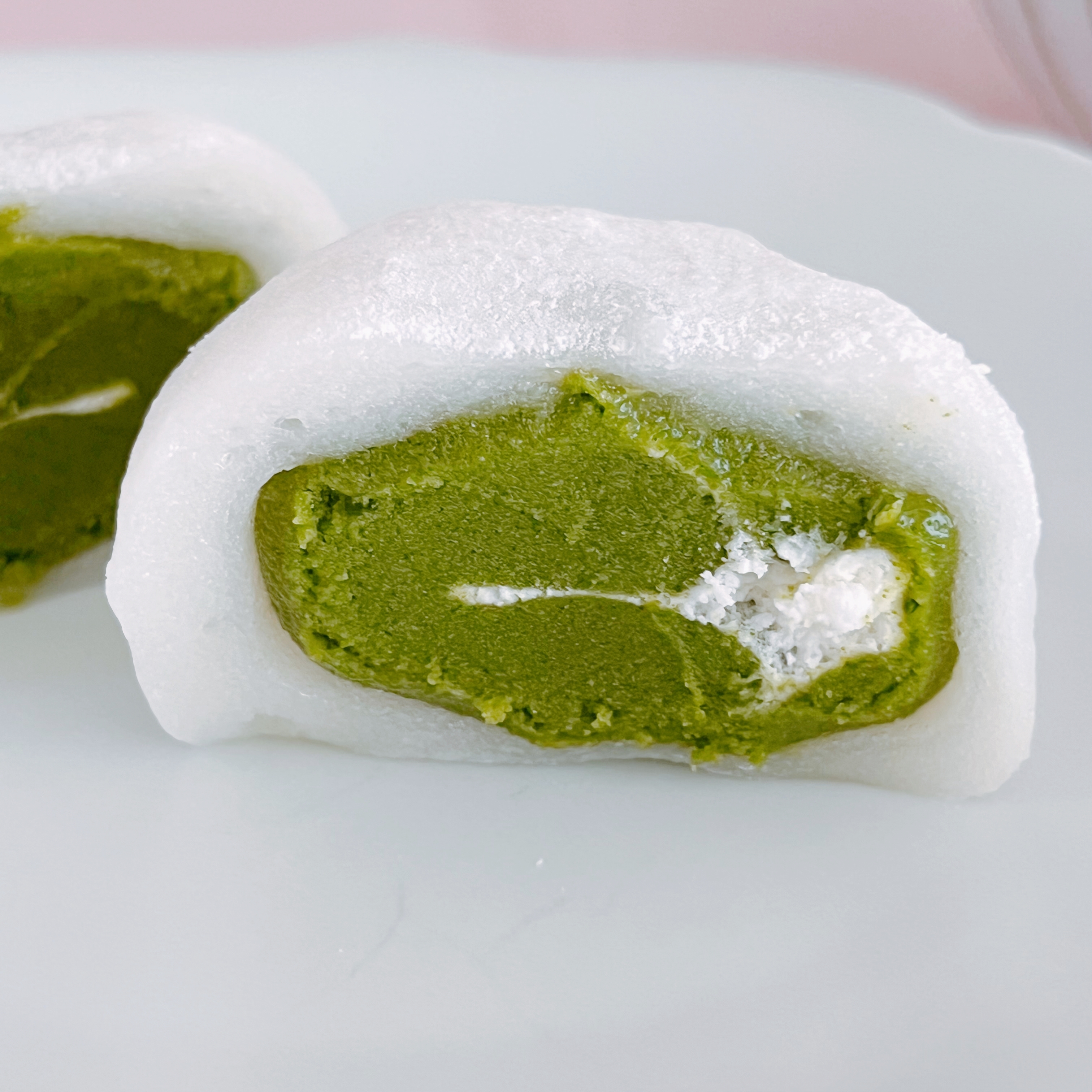 セブン-イレブンのオススメスイーツ「宇治抹茶餡のくりーむ大福」