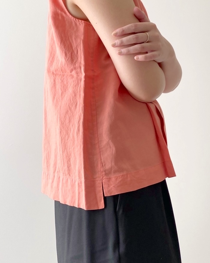 UNIQLO（ユニクロ）のおすすめトップス「リネンブレンドブラウス（ノースリーブ）」