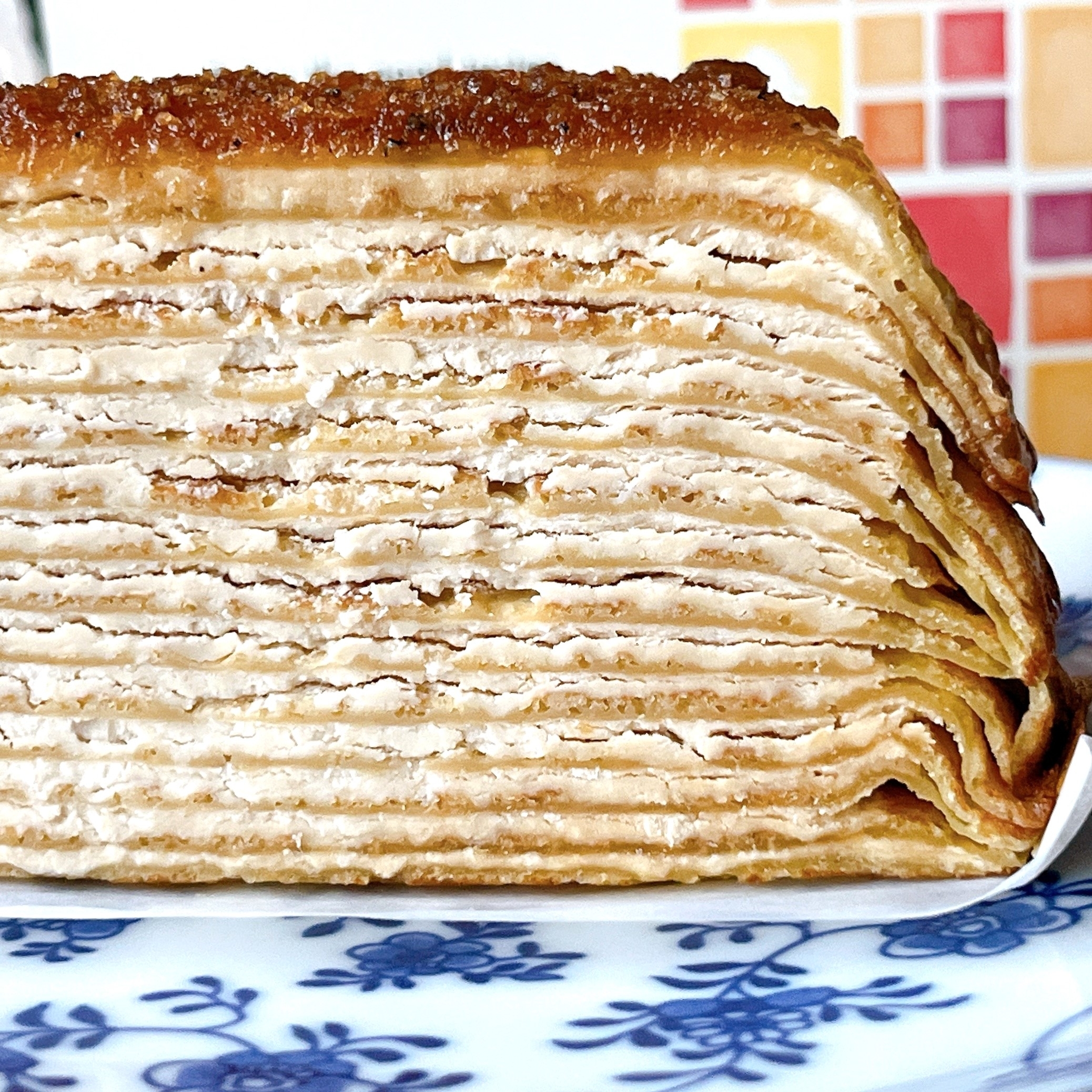 ドトールのオススメのスイーツ「ブリュレ仕立ての黒糖ミルクレープ~沖縄県産黒糖使用~」