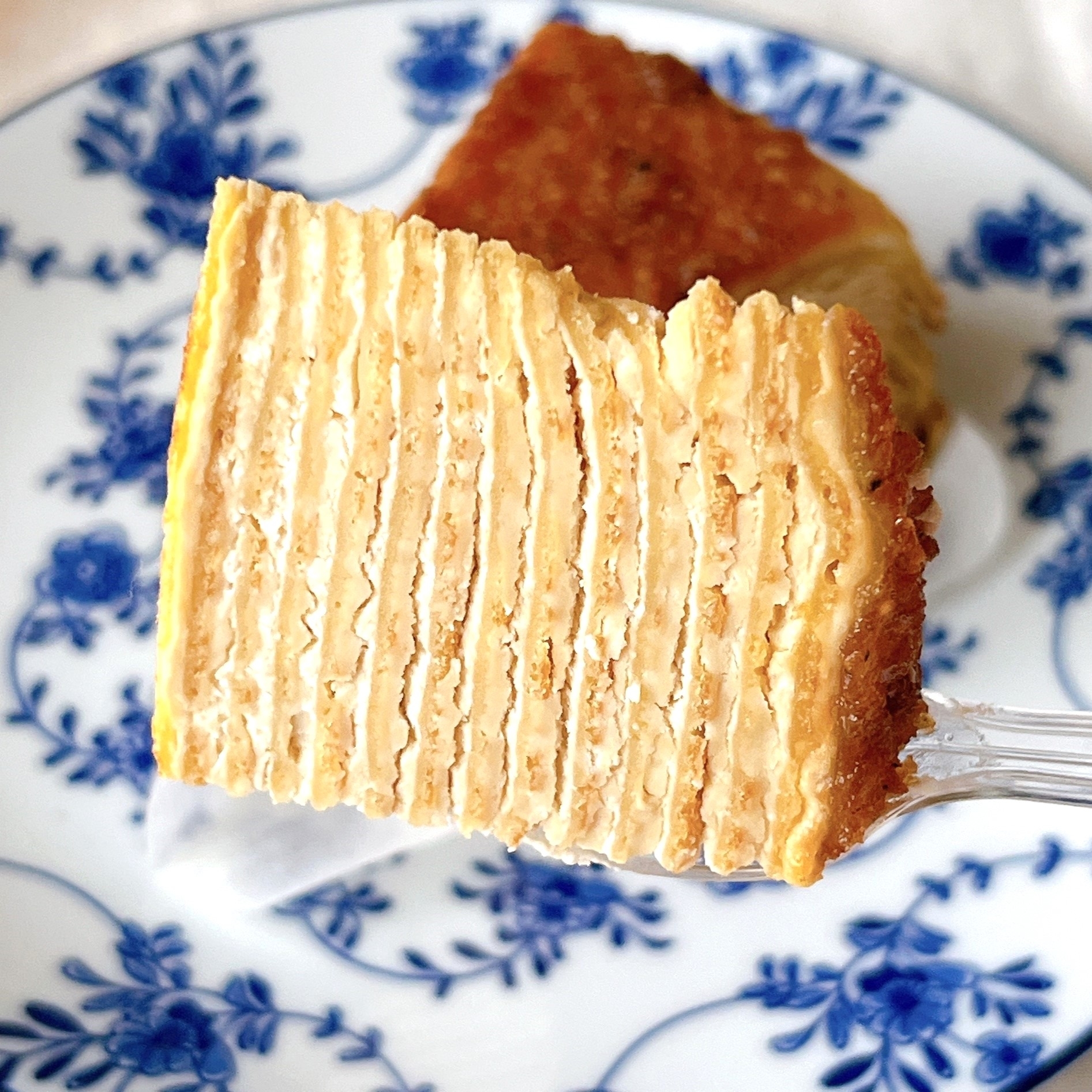 ドトールのオススメのスイーツ「ブリュレ仕立ての黒糖ミルクレープ~沖縄県産黒糖使用~」