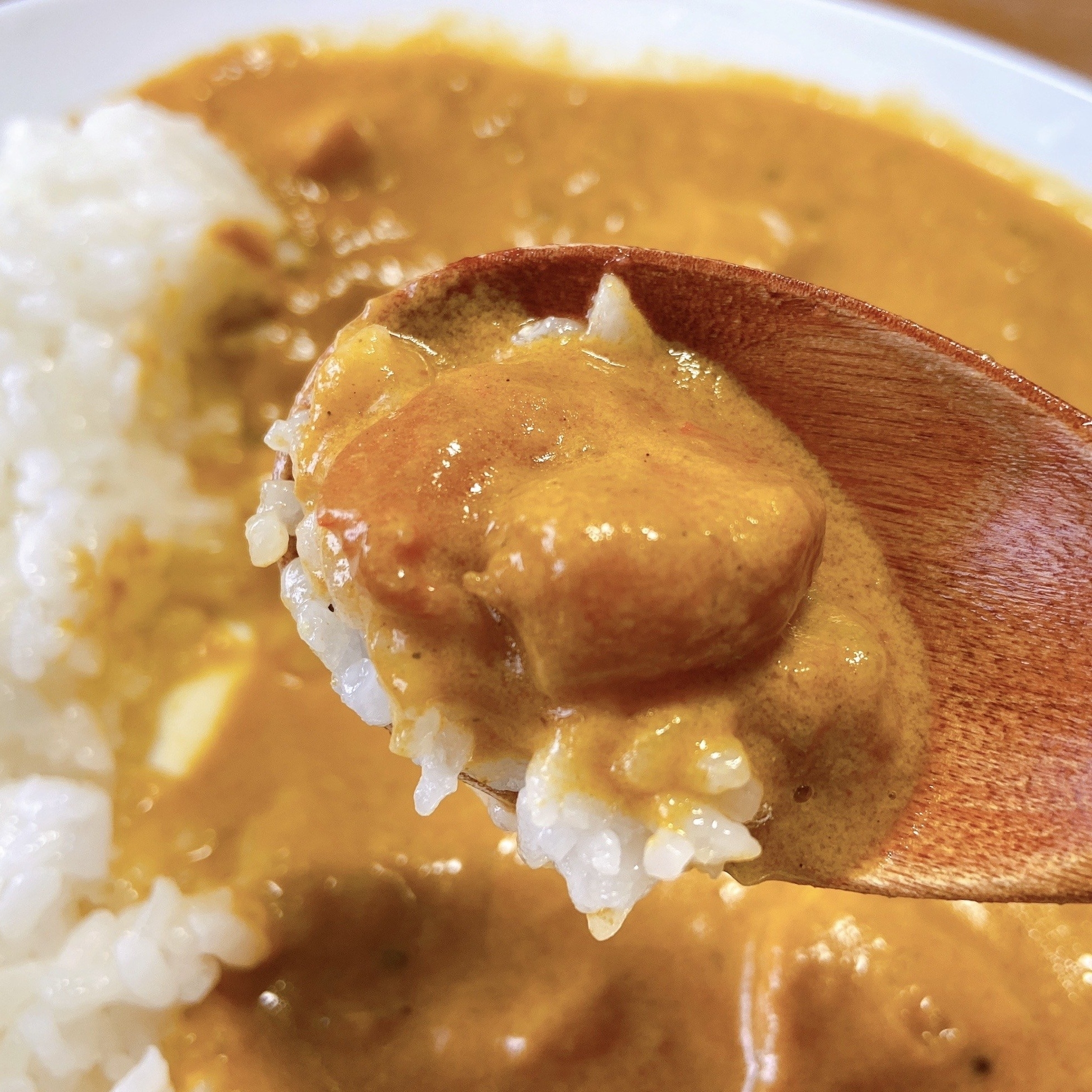 無印良品のおすすめレトルト食品「素材を生かしたカレー プラウンマサラ(海老のクリーミーカレー)」