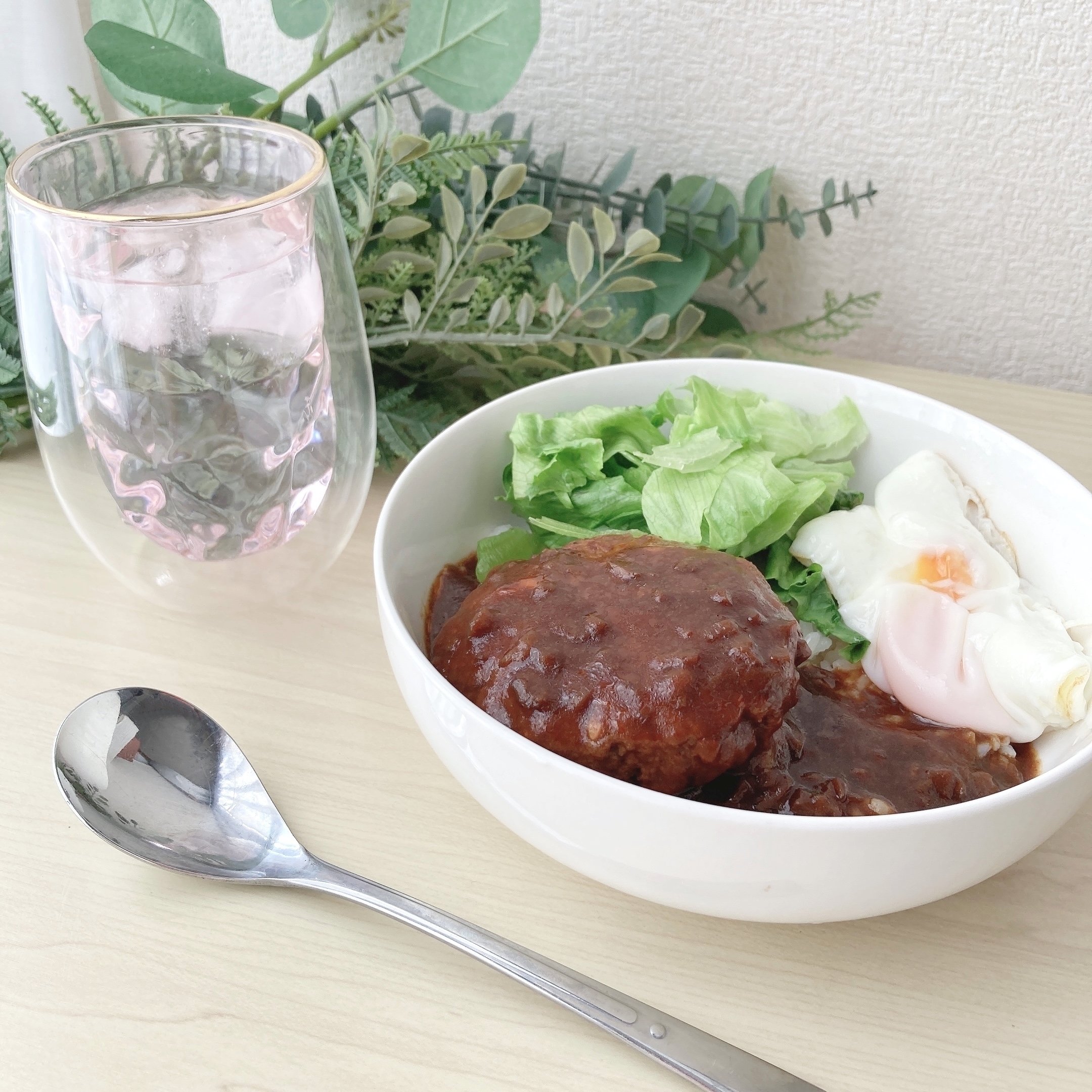 無印良品のおすすめレトルト食品「世界の煮込み ロコモコ」