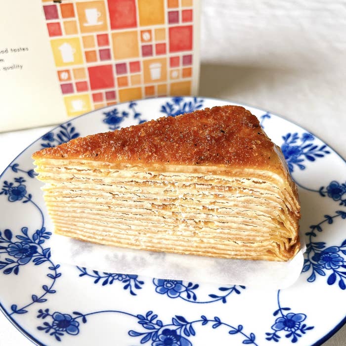 ドトールのオススメのスイーツ「ブリュレ仕立ての黒糖ミルクレープ~沖縄県産黒糖使用~」