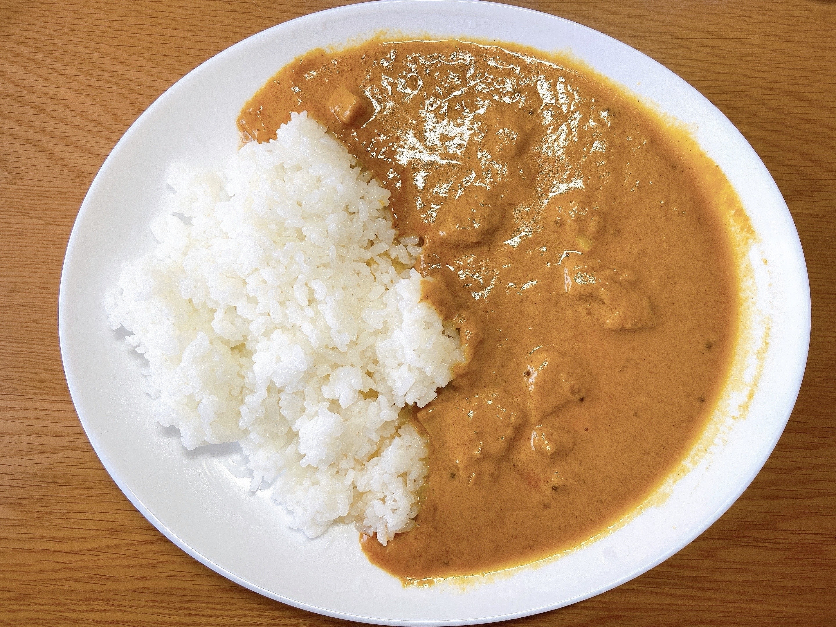 無印良品のおすすめレトルト食品「素材を生かしたカレー プラウンマサラ（海老のクリーミーカレー）」