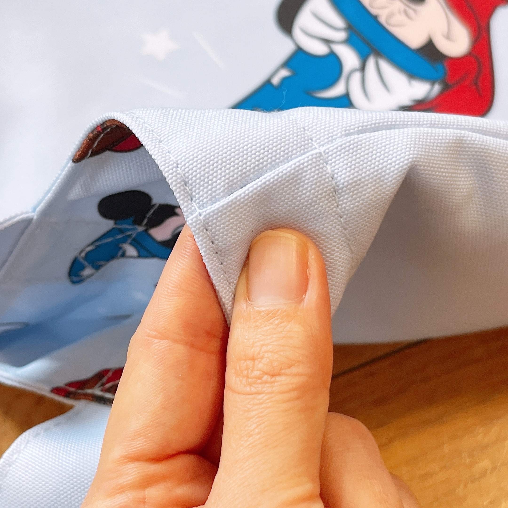 東京ディズニーランドのおすすめグッズ「トートバッグ ミッキー」