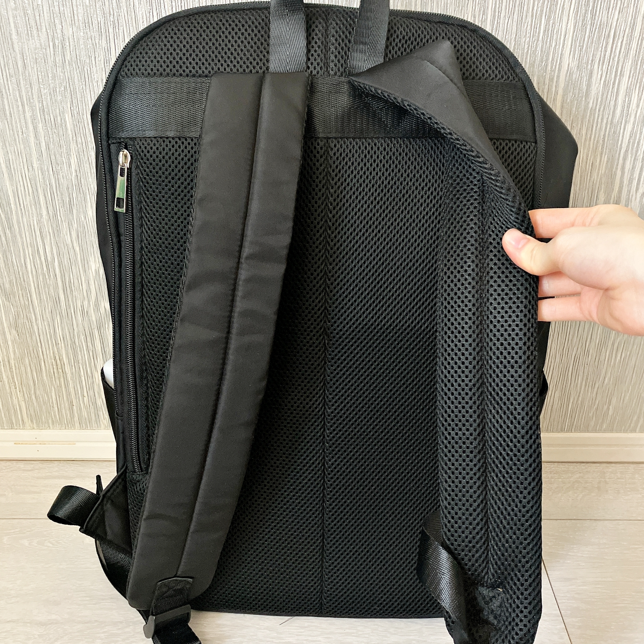 Honeys（ハニーズ）のおすすめリュック「多収納スクエアリュック」