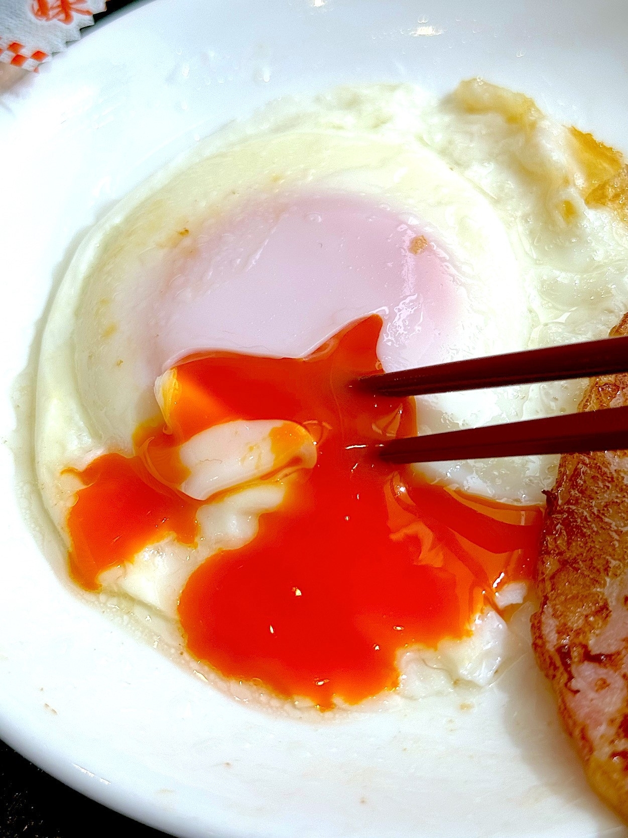 なか卯のおすすめモーニング「目玉焼きベーコン朝食」