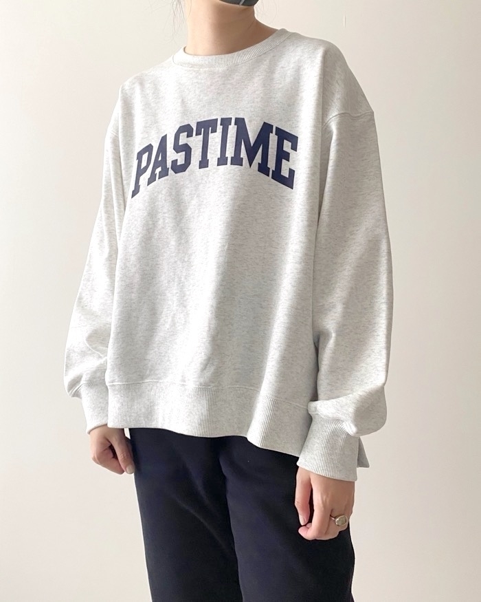 グローバルワークのおすすめトップス「乾きやすいスウェットプリント長袖」