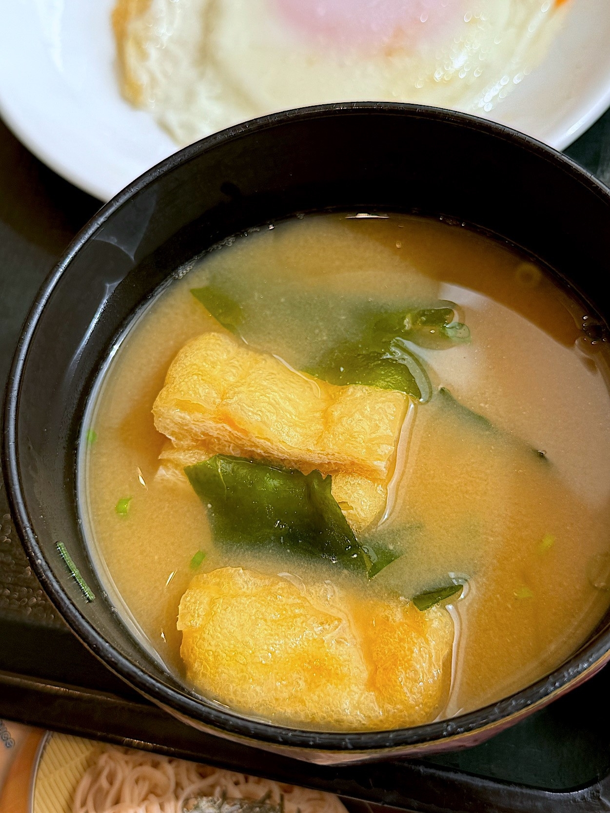 なか卯のおすすめモーニング「目玉焼きベーコン朝食」