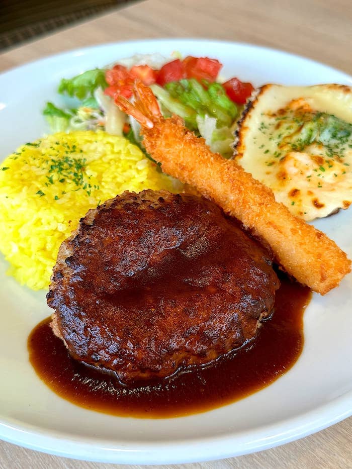 ガストのおすすめメニュー「大人のお子様ランチプレート」