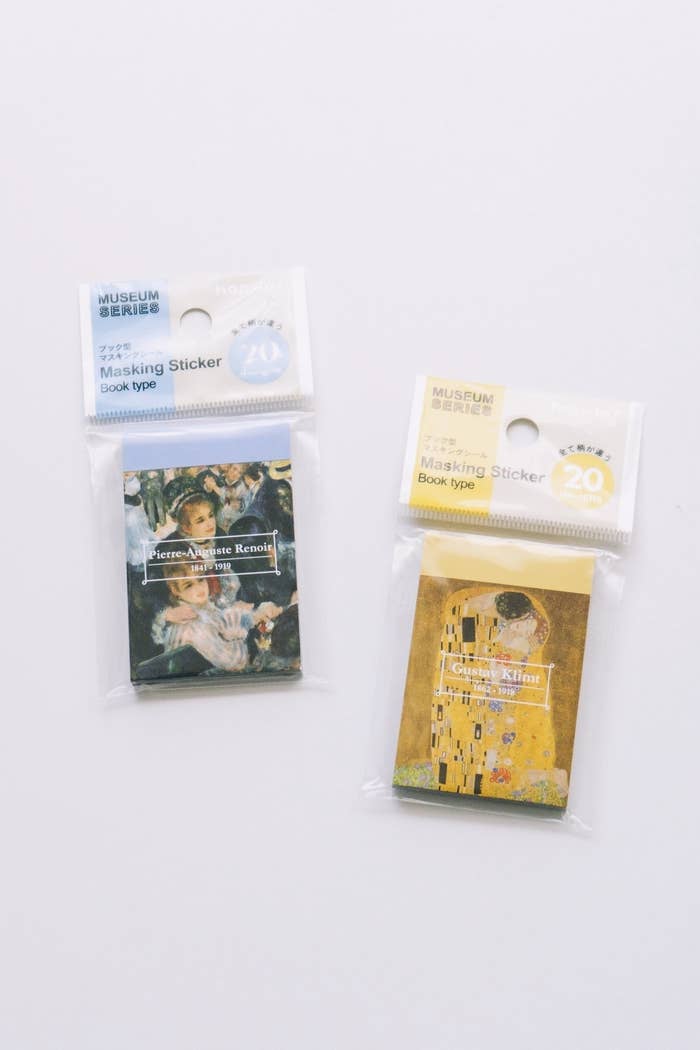 セリアのおすすめ文房具「ブック型マスキングシール クリムト」「ブック型マスキングシール ルノワール」