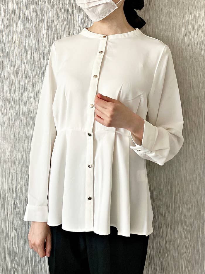 Honeys（ハニーズ）のおすすめブラウス「ウエストタックブラウス」