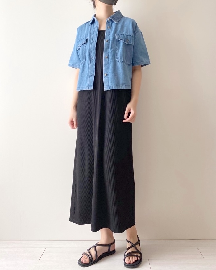 GUのおすすめトップス「ライトデニムダブルポケットシャツ（半袖）Q」