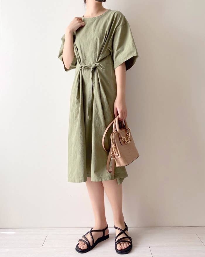 ユニクロのおすすめファッションアイテム「3wayシアサッカーワンピース（半袖）」