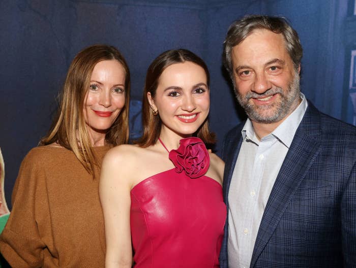 Leslie Mann, Maude Apatow and Judd Apatow on the red carpet