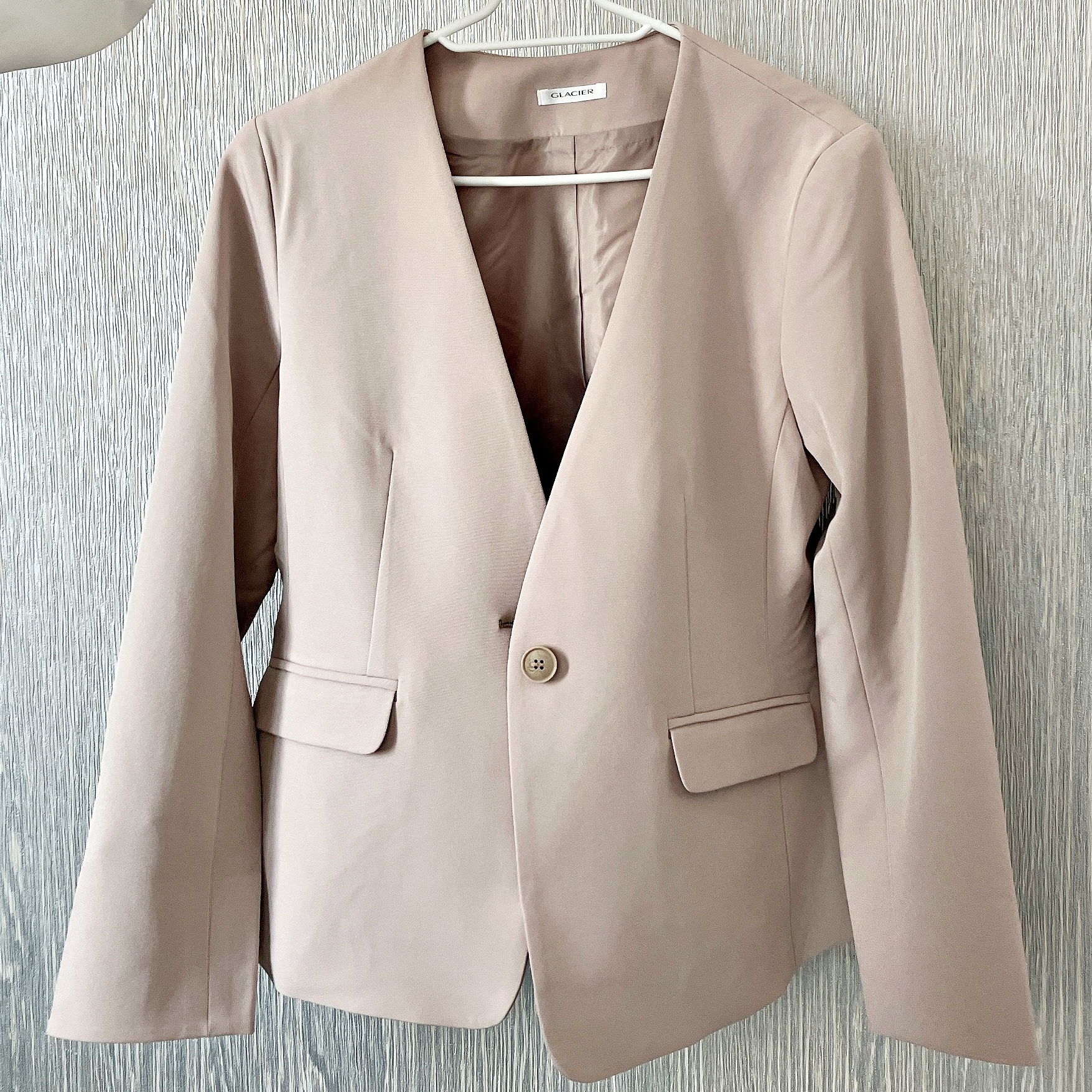 Honeys(ハニーズ)のおすすめジャケット「カラーレスジャケット」